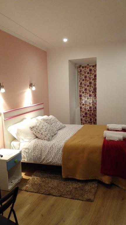 Martim Moniz 28 Guest House Lisboa Δωμάτιο φωτογραφία